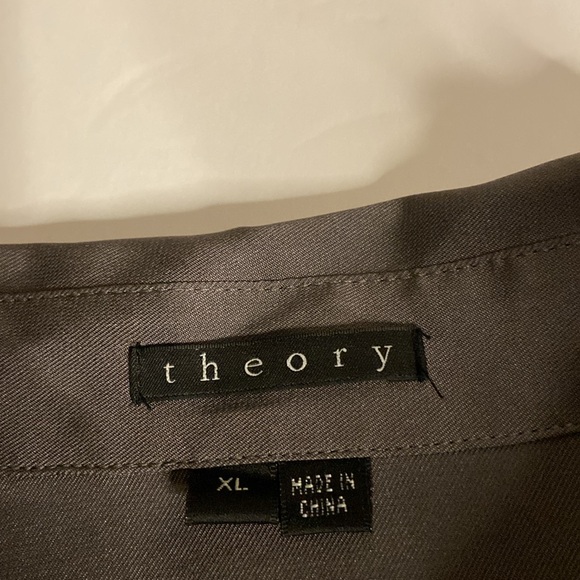 Theory 100 percent Oliver green silk blouse - Picture 12 of 13